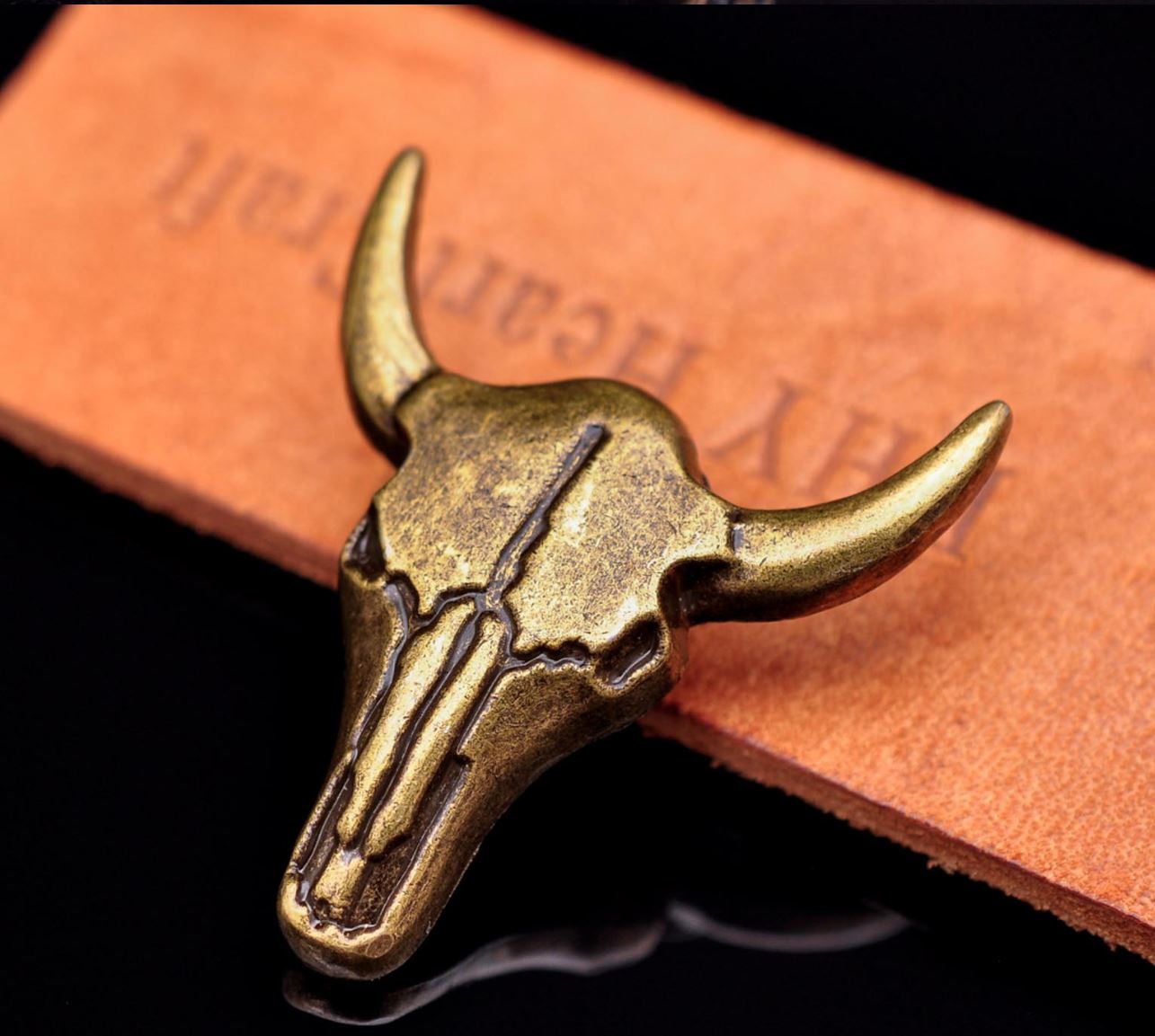 Longhorn / Büffel Concho 39 mm zum Schrauben Gold / Bronze