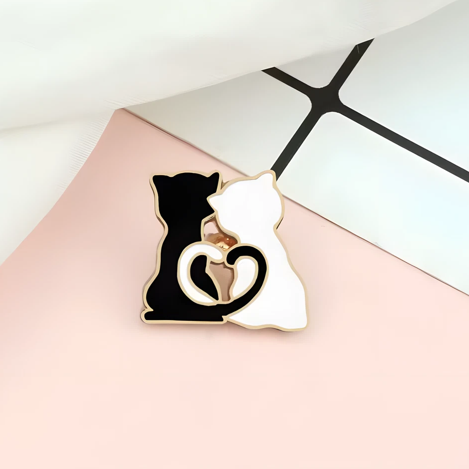 Pin Zwei Katzen in Schwarz & Weiß  – Niedlicher Katzen Anstecker