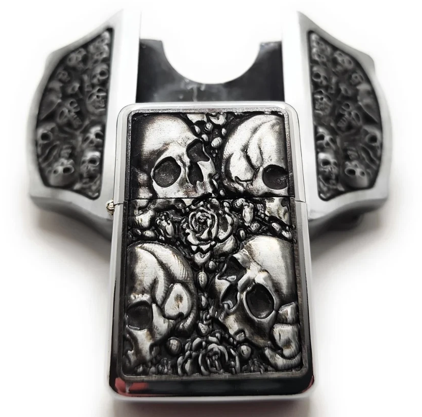 Gürtelschnalle Skulls & Roses mit Feuerzeug Set für Gürtel bis 4 cm Breite