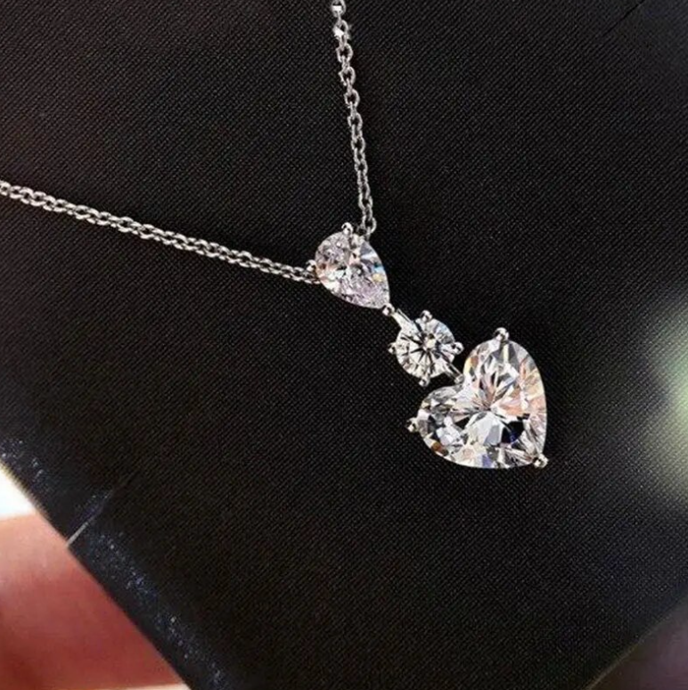 Schöne Halskette Herz Schmuck Edelstahl Weißgold plattiert (vergoldet)
