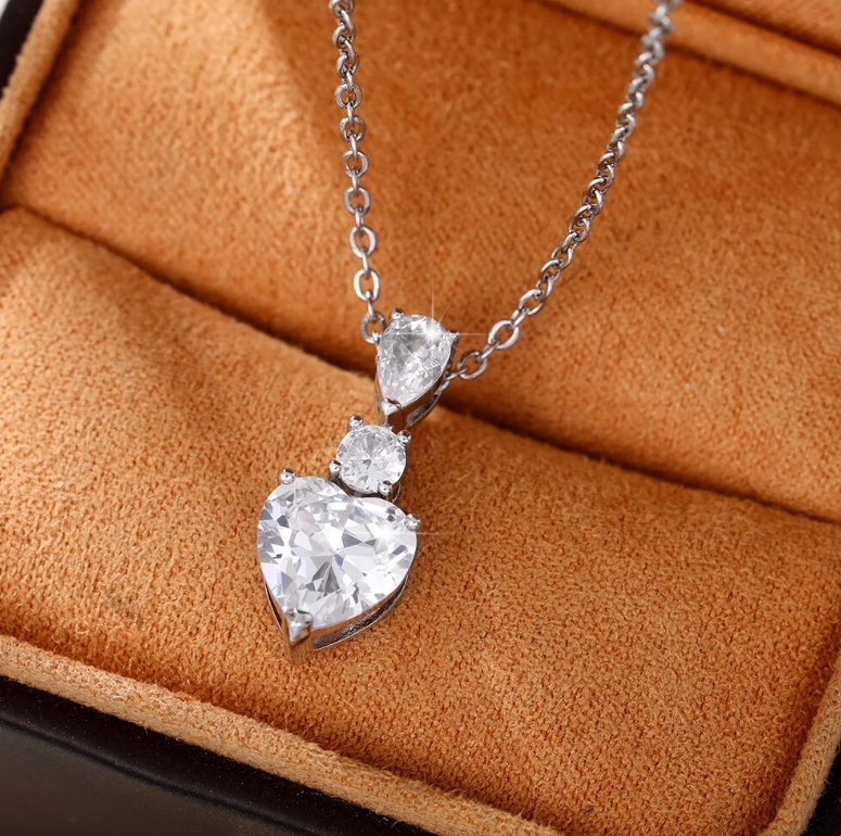 Schöne Halskette Herz Schmuck Edelstahl Weißgold plattiert (vergoldet)